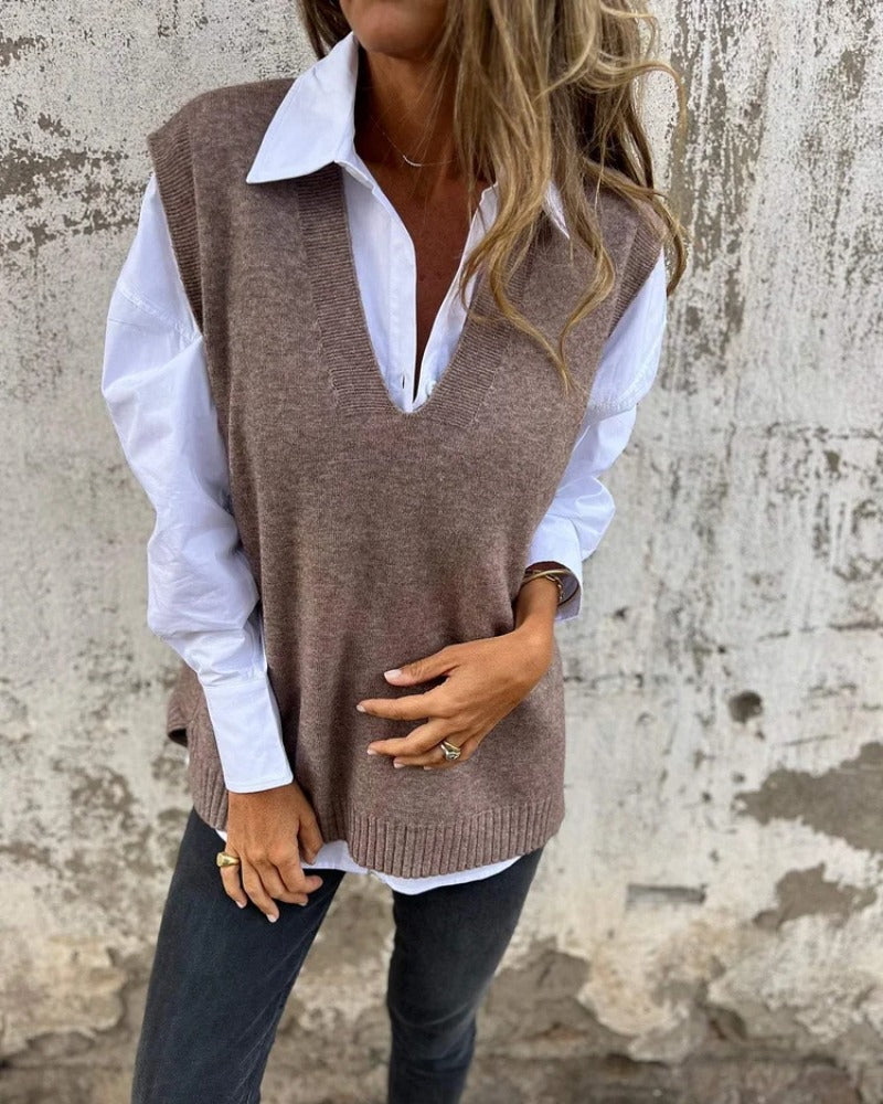 Sweater Vest with Collar and Ribbed Trim in brown