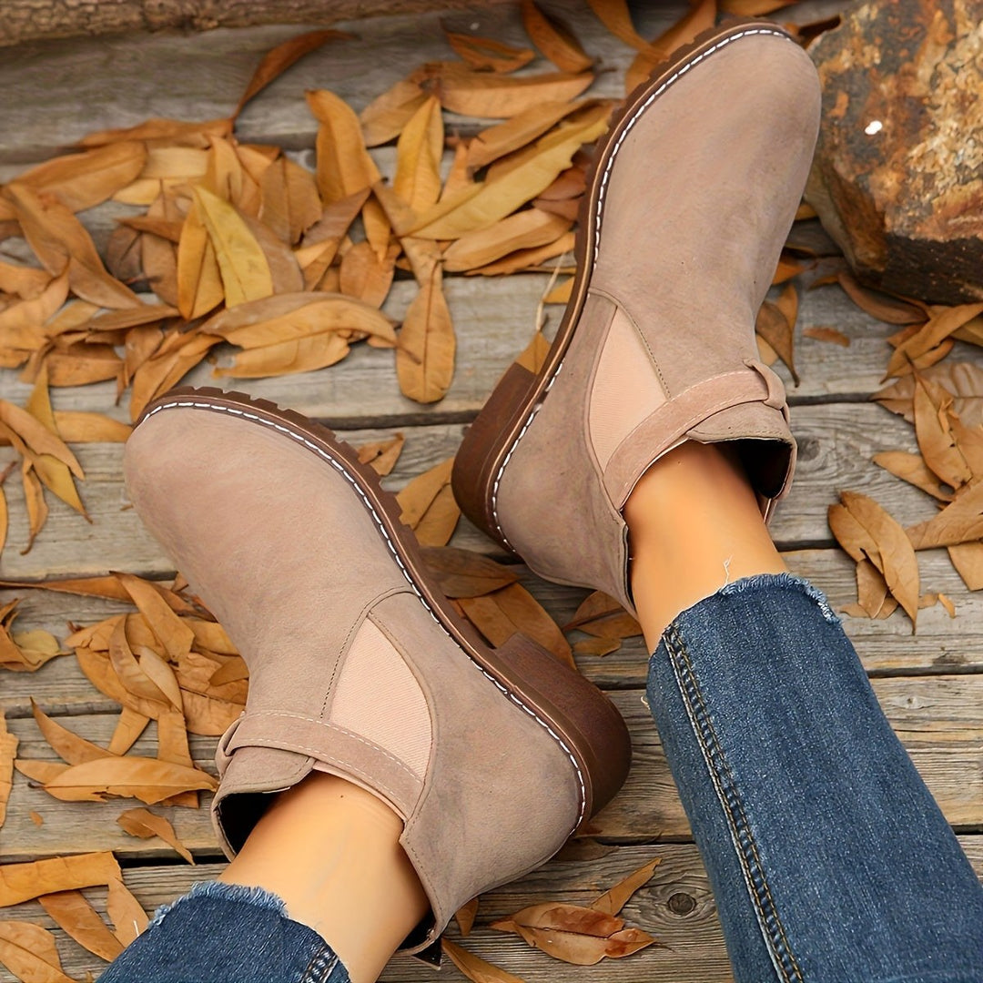Juniper chunky buckle lug sole chelsea boots — image 7